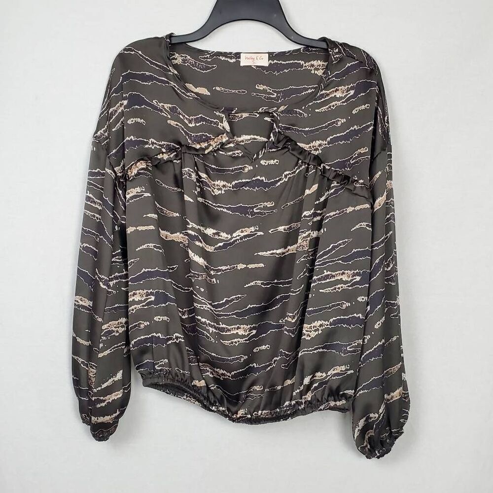 Hailey & Co Medium Top - Picture 2 of 7